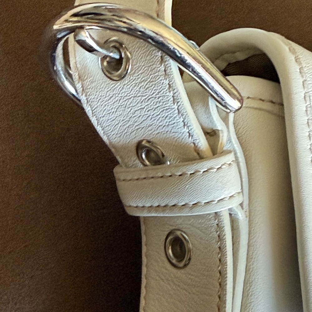 Y2K Essential: AUTHENTIC Vintage COACH SoHo 9480 in excellent chalk white - Picture 10 of 10